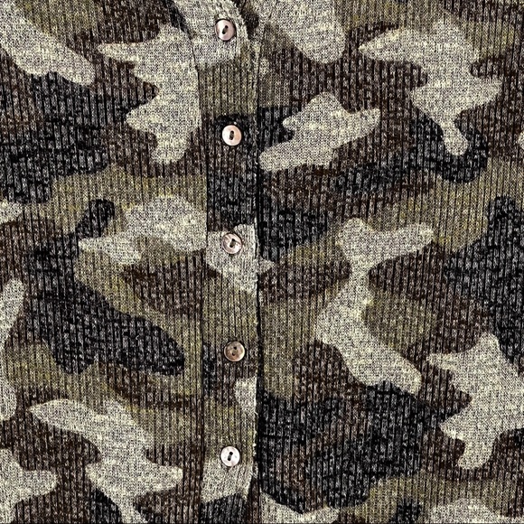 BOBEAU Camo Print Thermal Knit Button Cardigan S - Picture 5 of 9